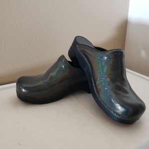 Dansko Metallic Gray Patent Leather Slide Clogs 8